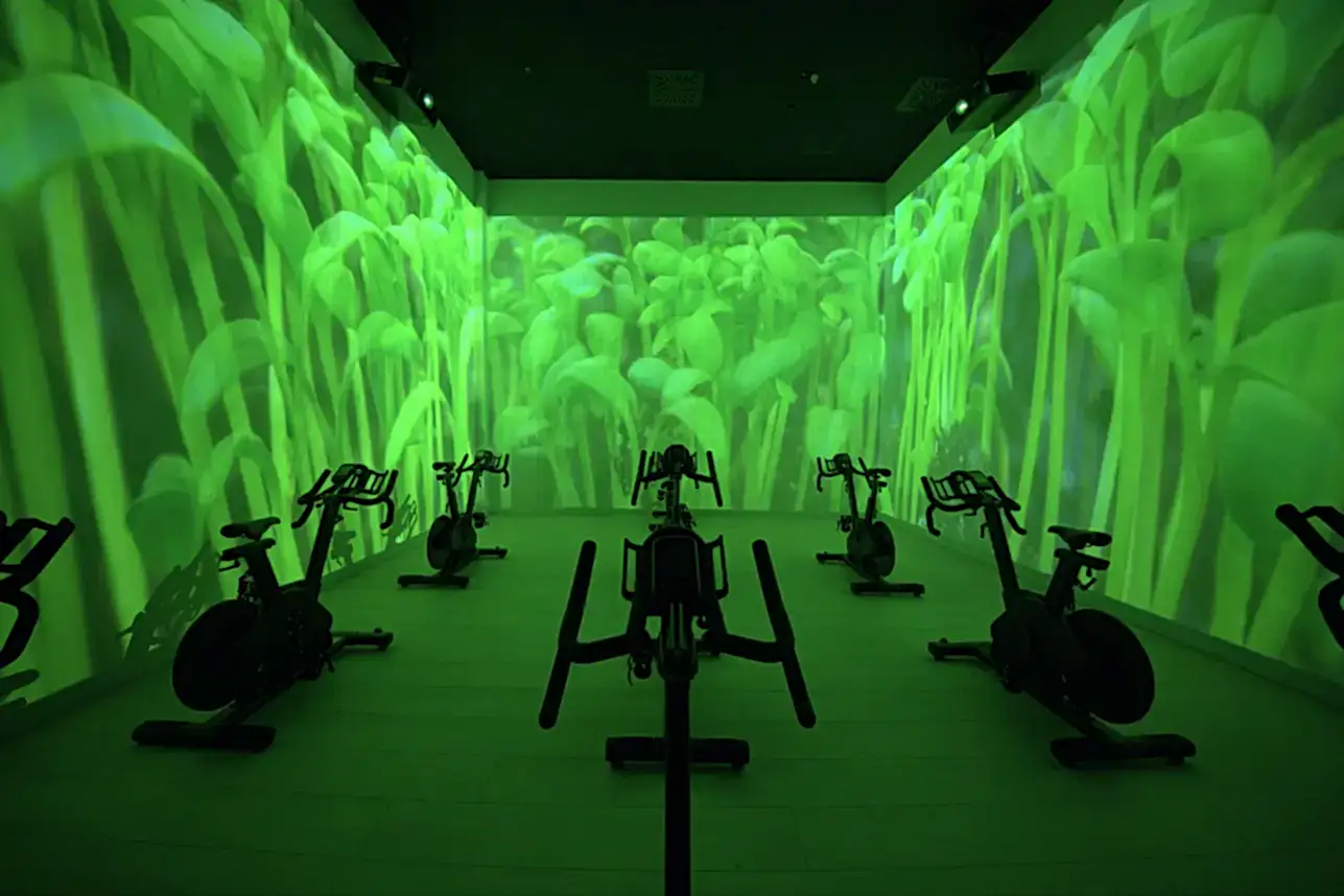 Bursa ParkOra spor salonu – grup dersleri, zumba ve spinning için kullanılan studio alanı