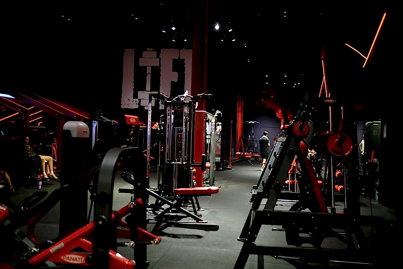 Bursa ParkOra fitness salonu – ferah, yüksek kalite ve modern spor salonu atmosferi