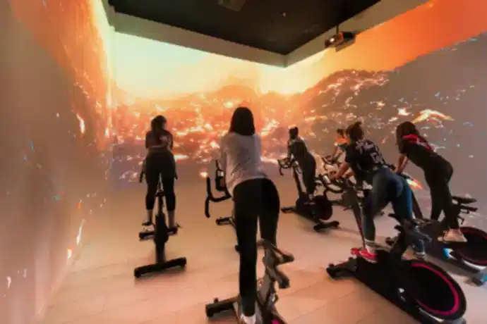 Bursa spinning grup dersi ve salon bisikleti antrenmanı - Hyperion